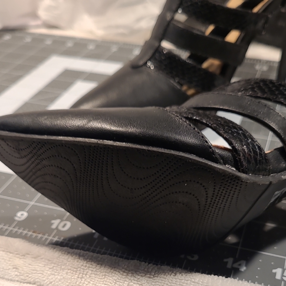 Size 8 Sophia & Lee Black Strappy Stiletto Heels - Picture 12 of 16